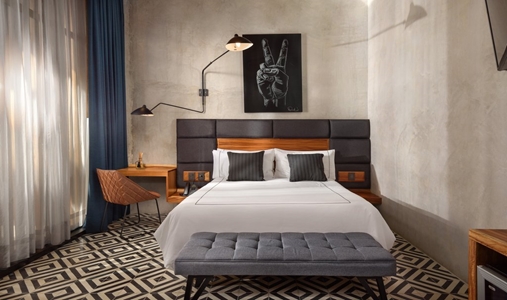 Diez Diez Collection - Estudio Comfort Room - Book on ClassicTravel.com