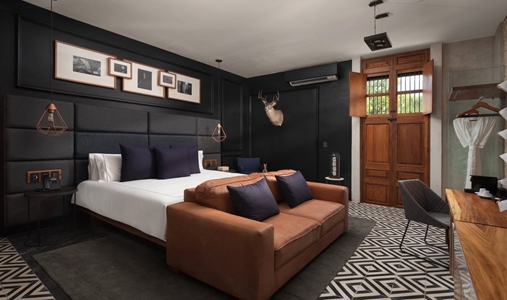 Diez Diez Collection - Scabal Suite - Book on ClassicTravel.com
