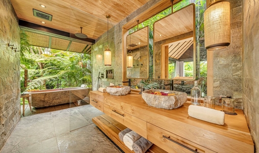 Desa Hay - Premium Jabu Bathroom - Book on ClassicTravel.com