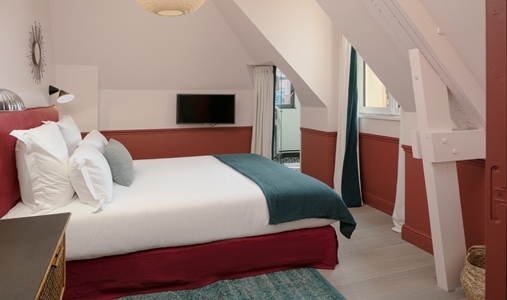 Le Nessay - Islet Room - Book on ClassicTravel.com