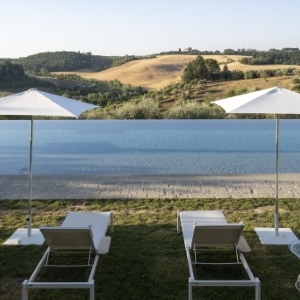 Villa Petriolo - Infinity Poolside- Book on ClassicTravel.com