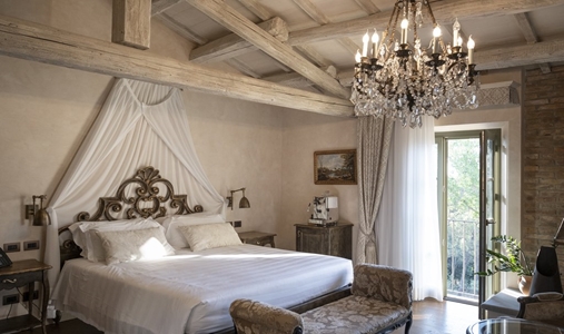 Villa Petriolo - Master Suite Cantiniere - Book on ClassicTravel.com