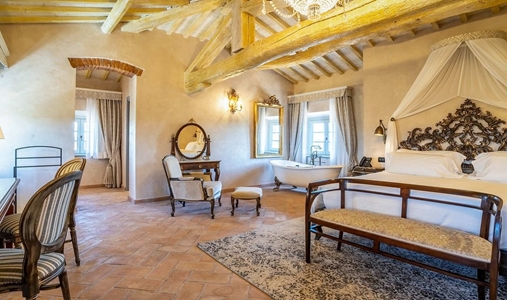 Villa Petriolo - Master Suite Colombaia - Book on ClassicTravel.com