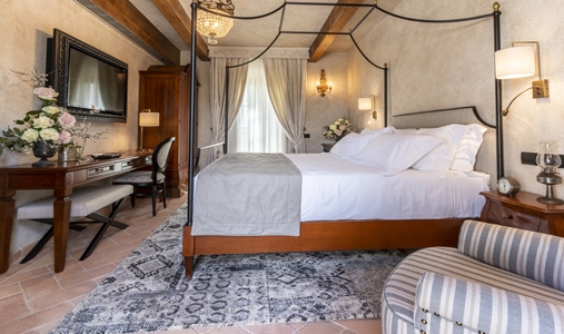 Villa Petriolo - Pool Junior Suite - Book on ClassicTravel.com