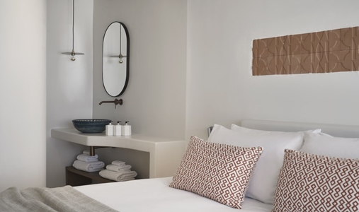 Andronis Minois - Pure Partial Sea View Suite & Light Garden View