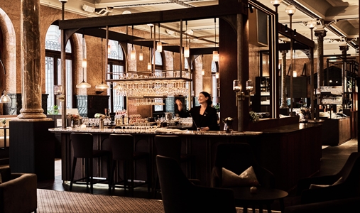 Opus XVI - Bar - Book on ClassicTravel.com