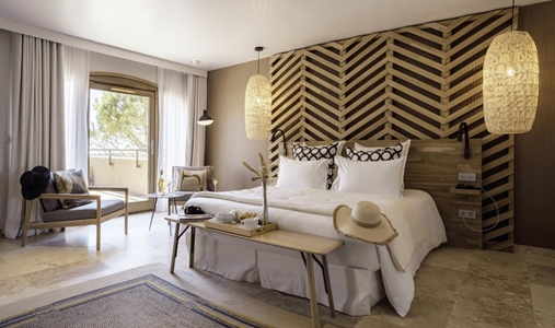 Chateau Hospitalet Wine Resort - Junior Suite Soleilla - Book on ClassicTravel.com
