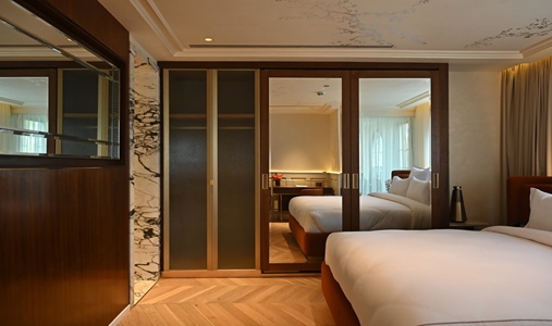 The Townhouse - Presidential - Book on ClassicTravel.com
