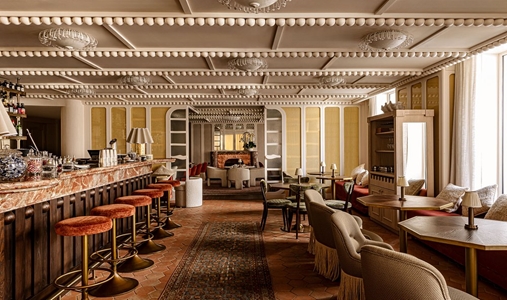 Chateau des Fleurs - Bar - Book on ClassicTravel.com