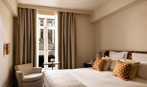 Chateau des Fleurs - Boudoir Room - Book on ClassicTravel.com