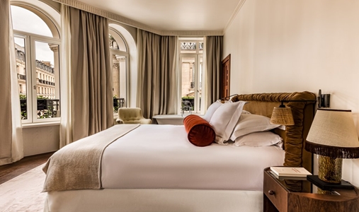 Chateau des Fleurs - Corner Junior Suite - Book on ClassicTravel.com