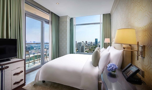 Oriental Residence Bangkok - Three Bedroom Suite Master - Book on ClassicTravel.com