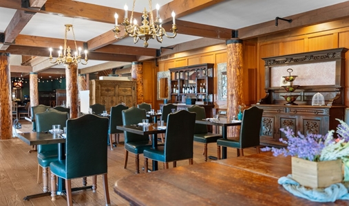 Casia Lodge and Ranch - The Veranda Restaurant - Book on ClassicTravel.com