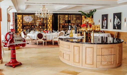 Hotel Schloss Seefels - La Terrasse - Book on ClassicTravel.com