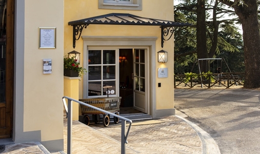 Palazzo Tiglio - Entrance - Book on ClassicTravel.com
