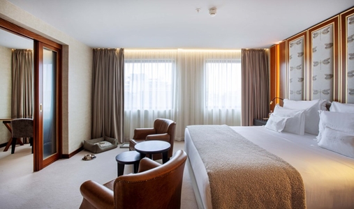 Wine and Books Hotels - Porto - Deluxe Room - Book on ClassicTravel.com