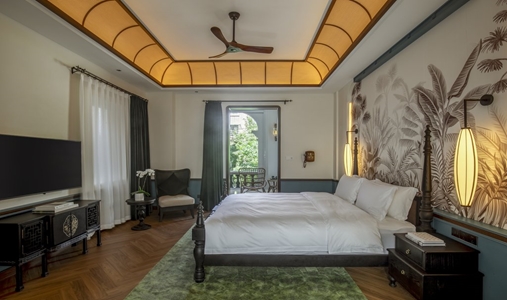 HUANG YAN 36 Hotel - Deluxe King Room - Book on ClassicTravel.com