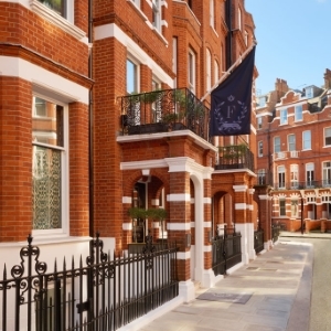 The Franklin - Front Facade - Book on ClassicTravel.com