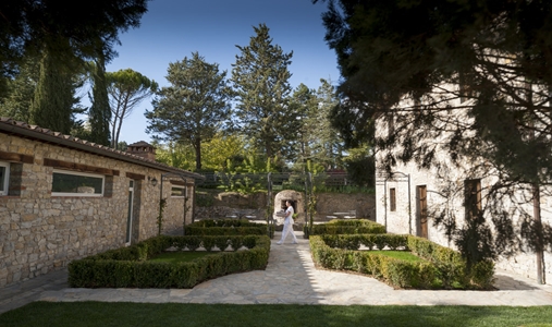 Castello di Spaltenna - Courtyard - Book on ClassicTravel.com