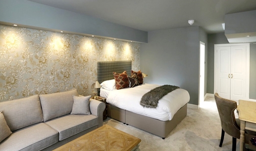 Nira Caledonia - Townhouse Grand