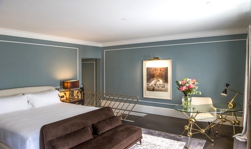 Hotel Vilon - Borghese Terrace Suite Garden Bedroom