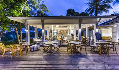 Cape Kudu Hotel - Long Island Bar - Book on ClassicTravel.com