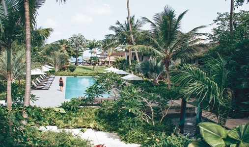 The Sandpiper - Pool - Book on ClassicTravel.com