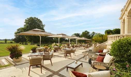 Château Grand Barrail Hôtel & Spa - Terrasse Restaurant - Book on ClassicTravel.com