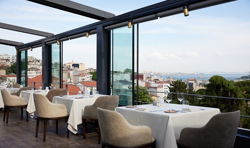 Tomtom Suites - Nicole Restaurant - Book on ClassicTravel.com