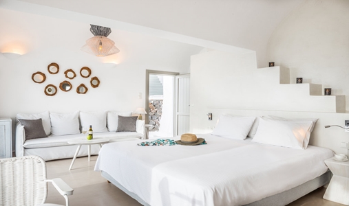 On The Rocks - Honeymoon Suite with Caldera View