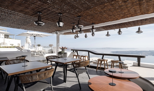 On The Rocks - Pool Bar