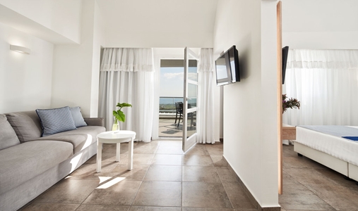 Aressana Spa Hotel and Suites - Sea View Hot Tub Semi Open Area