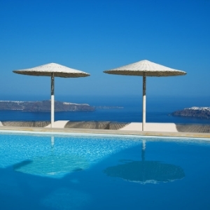 Gold Suites - Pool Area - Book on ClassicTravel.com