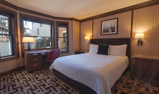 The Iroquois New York - Premium Queen - Book on ClassicTravel.com