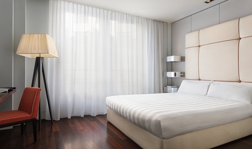 Sina The Gray - City Room - Book on ClassicTravel.com