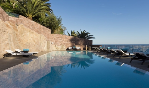 Tiara Miramar Beach Hotel - Moya Beach Restaurant - Book on ClassicTravel.com