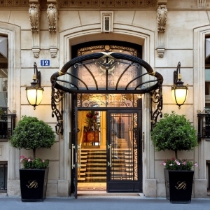 Hotel San Regis - The Entrance  - Book on ClassicTravel.com