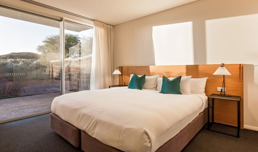 Smiths Beach Resort - 3 Bedroom Beach House Downstairs Bedroom - Book on ClassicTravel.com