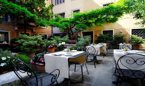 Sina Palazzo Sant Angelo - Sina Palazzosantangelo Garden -  Book on ClassicTravel.com