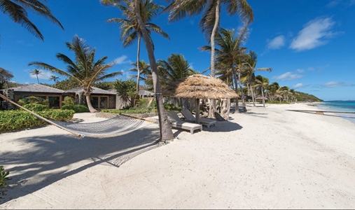 Petit St Vincent - Sunbeds - Book on ClassicTravel.com