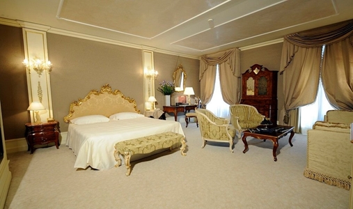 Ca' Sagredo Hotel - Junior Suite - Book on ClassicTravel.com