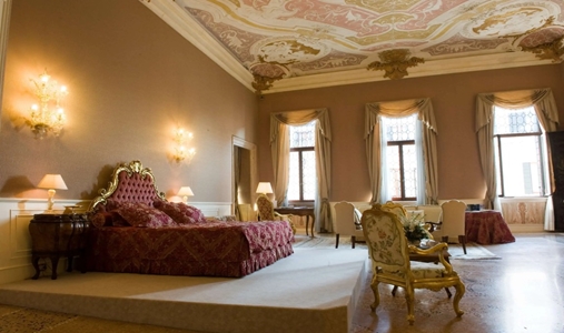 Ca' Sagredo Hotel - Ricci Suite - Book on ClassicTravel.com