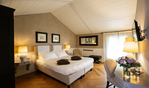 Relais Villa d Amelia - Deluxe Room - Book on ClassicTravel.com