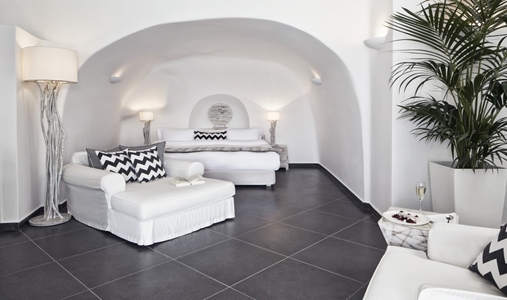 San Antonio - Senior Suite - Book on ClassicTravel.com