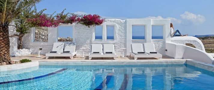 Mr and Mrs White Paros - Photo #2