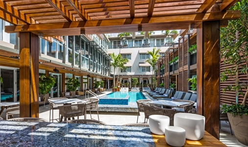 Lennox Miami Beach - Pool - Book on ClassicTravel.com