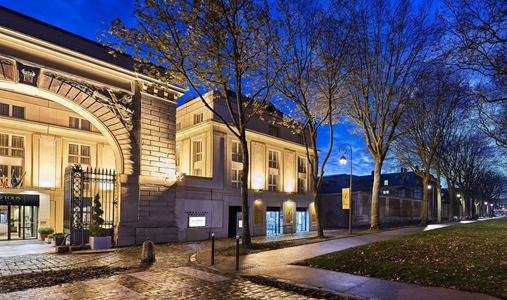Le Louis Hotel Versailles Château - MGallery Collection - Entrance - Book on ClassicTravel.com