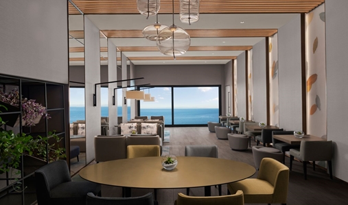 JW Marriott Hotel Istanbul Marmara Sea - Vitamin Bar - Book on ClassicTravel.com