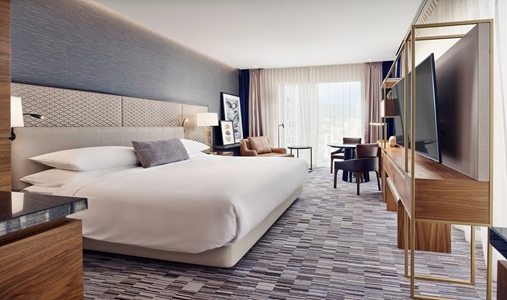 JW Marriott Hotel Monterrey Valle - Deluxe King Guest Room - Book on ClassicTravel.com