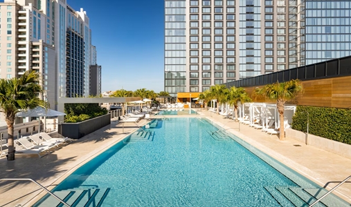 JW Marriott Tampa Water Street - Rooftop Pool - Book on ClassicTravel
